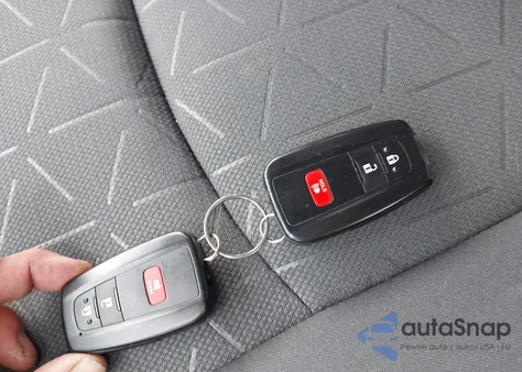 2022 Toyota Rav4 Hybrid Xle z USA, uszkodzony, nr VIN 4T3RWRFV7NU057201